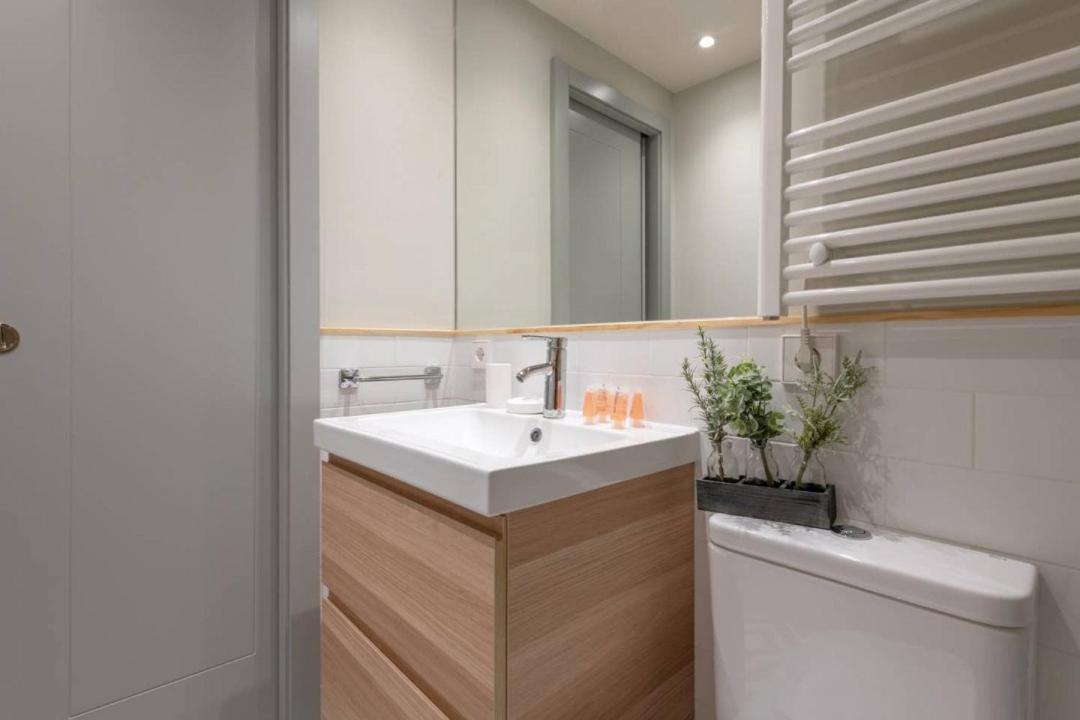Sophisticated Brand New Flat Apartment Мадрид Екстериор снимка